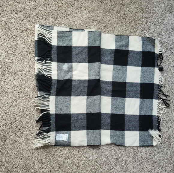 Like new JCrew plaid scarf/wrap - Picture 3 of 4